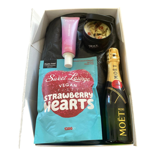 Pampering Pack For Women - Moet, Candle and Hand Cream